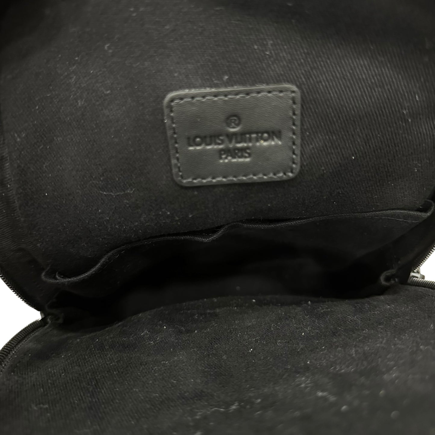 Δερμάτινο Τσαντάκι LV 21011 SS26
