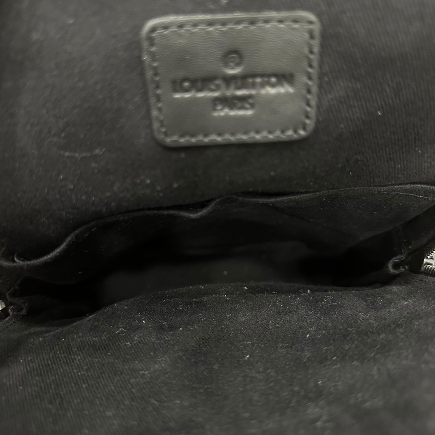 Δερμάτινο Τσαντάκι LV 21010 SS26