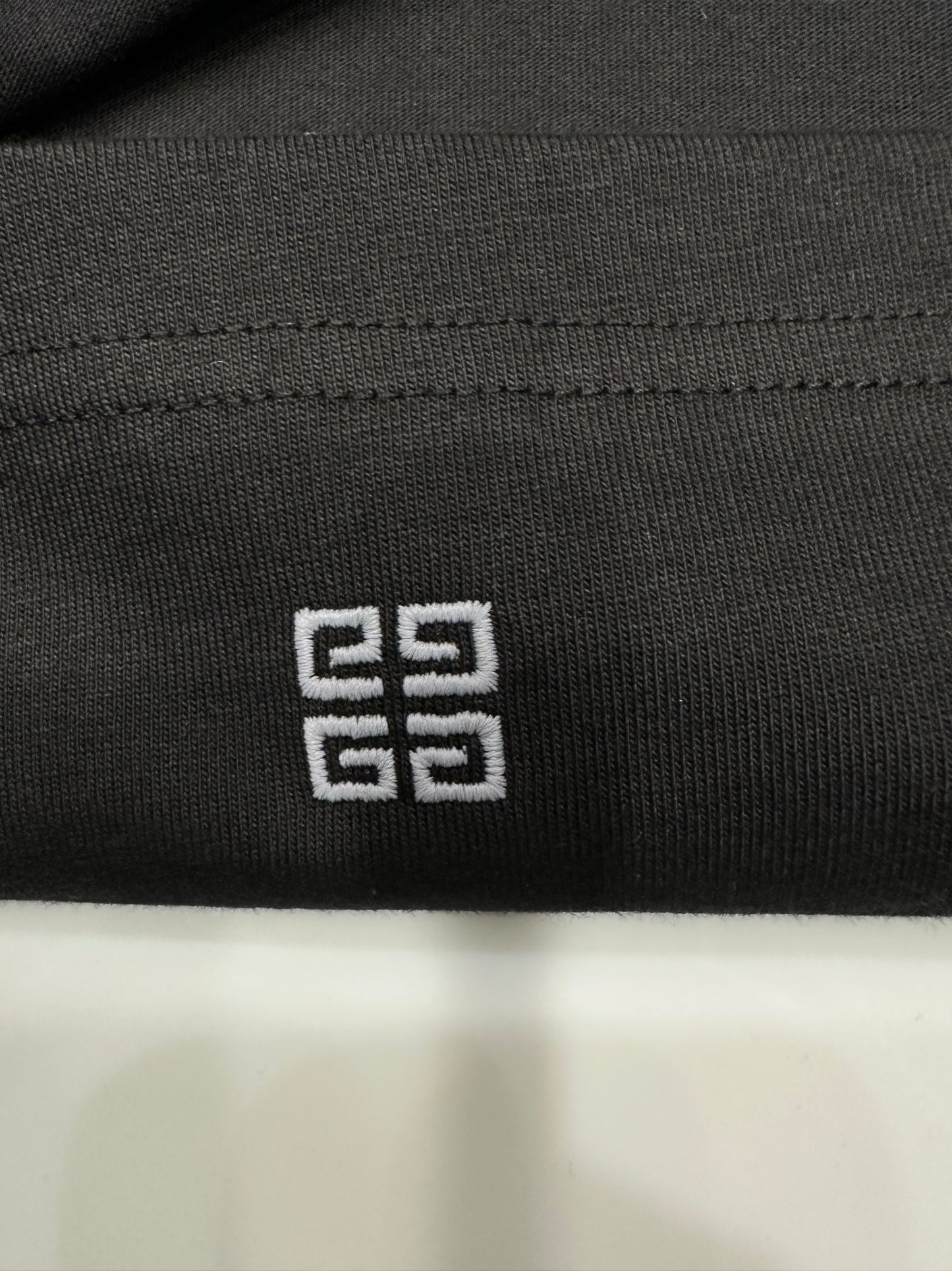 T-shirt Givenchy 1056 (ss25)